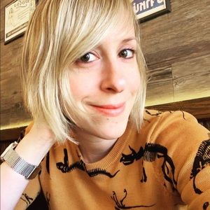 Meet your Posher, Alexis